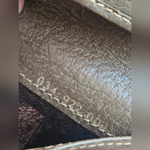 Vintage Gucci Wallet - Picture 7 of 10